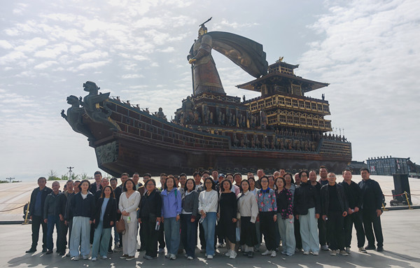 69e6e66eddbab.jpg 陕煤地质一三九水文公司开展春游活动.jpg